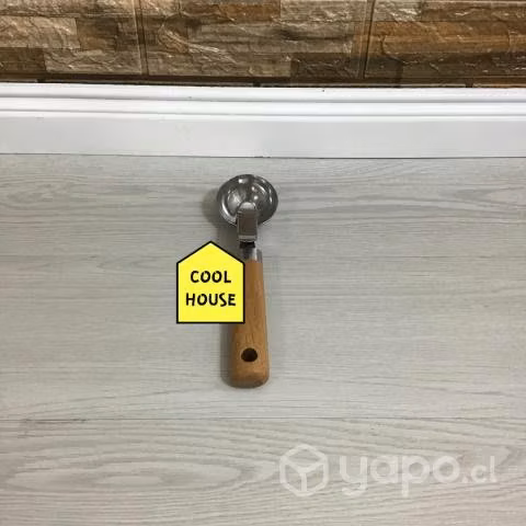 Práctica cuchara para helado con mango de madera - Imagen 3