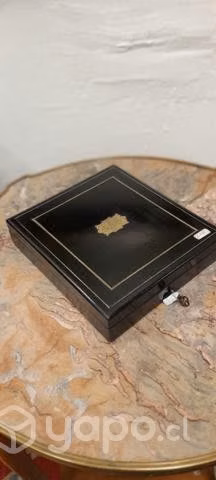 Caja de Ebano con Aplic. De Bronce - Imagen 2