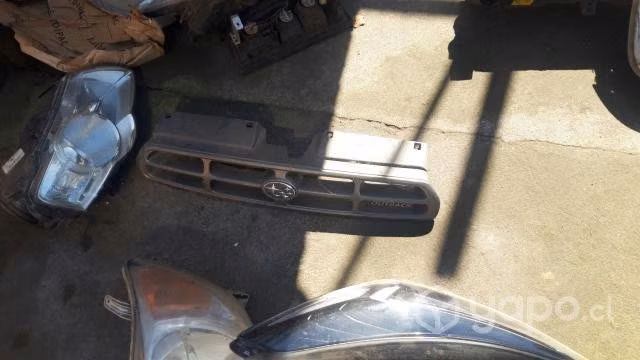 Mascara delantera original Subaru outback 1999