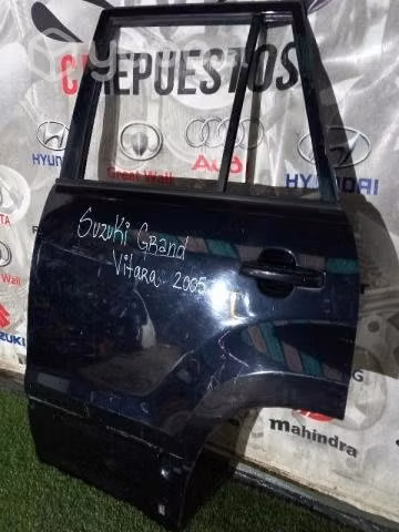 Puerta trasera izquierda suzuki grand vitara 2005