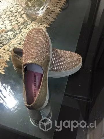 Zapatillas skechers semi nuevas - Imagen 3