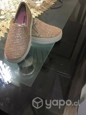 Zapatillas skechers semi nuevas - Imagen 4