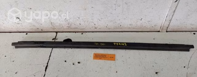 Moldura Lame Vidrio Delantera Derecha (TYA142) Toy