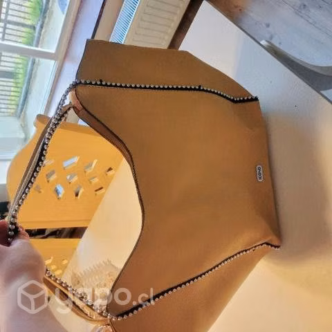Cartera amarilla piolin
