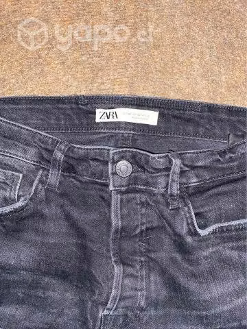 Jeans ZARA negros, jeans grises