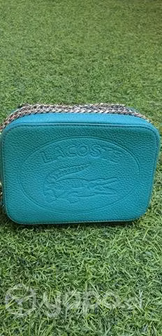 Cartera lacoste