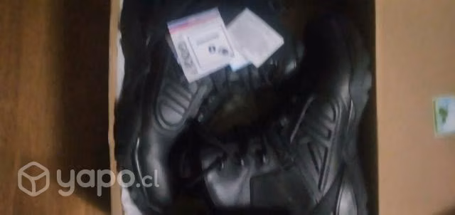 Botas nuevas - Imagen 2