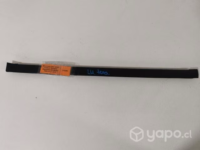 Moldura Lame Vidrio Puerta Tras izq Pick Up 2018