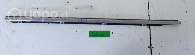 Moldura Lame Vidrio Puerta Trasera Derecha (KSA062
