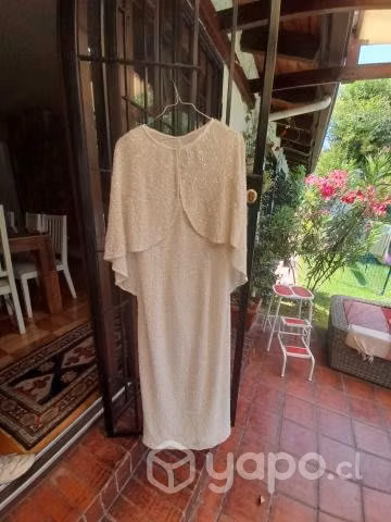 Bello y elegante vestido de fiesta