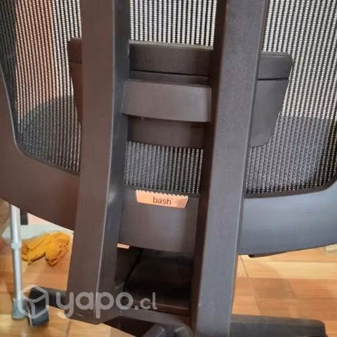 Silla escritorio BASH , prácticamente nueva - Imagen 3