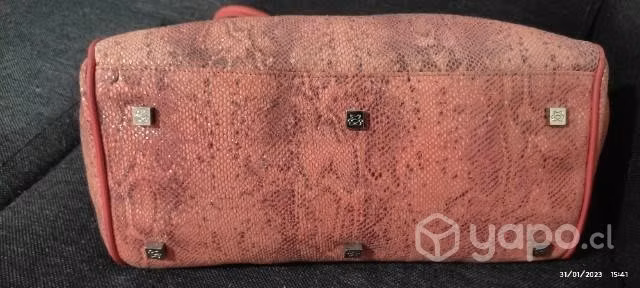 Cartera cuero color coral