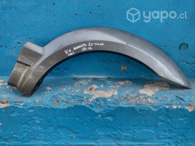 Moldura del der Kia Sorento 2003-2006
