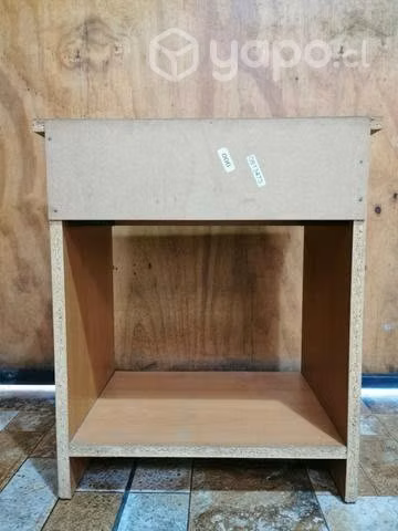 Velador dormitorio en excelente estado