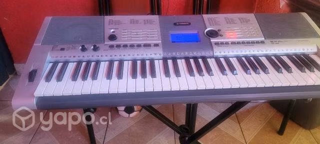 Piano en buen estado