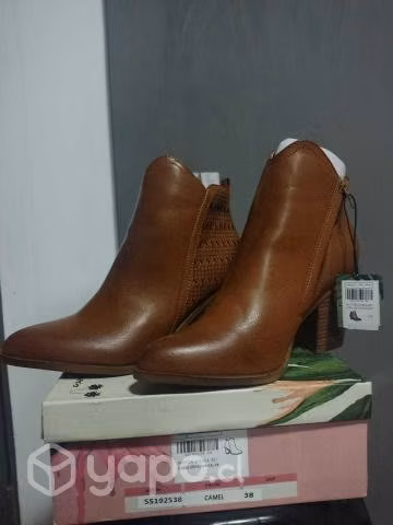 Botin Camel