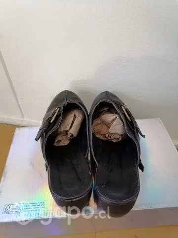 Suecos Cuero Negro