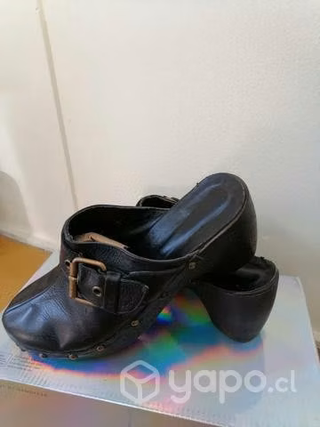 Suecos Cuero Negro