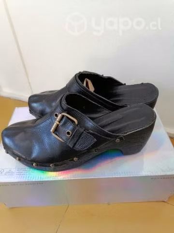 Suecos Cuero Negro