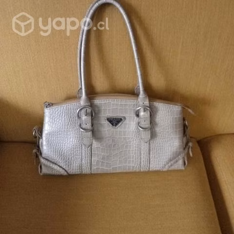 Muchas carteras lindas
