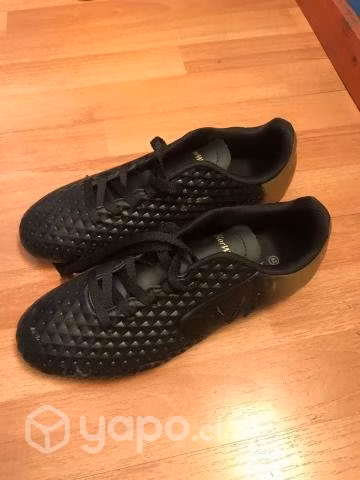 Zapatos de futbol talla 41 nuevos