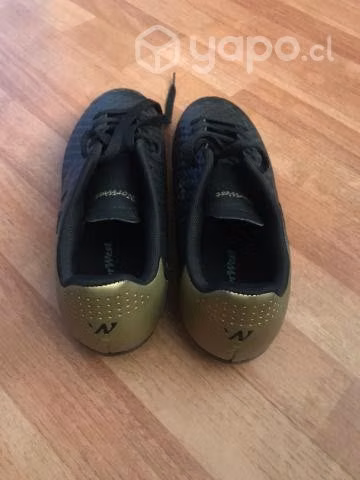 Zapatos de futbol talla 41 nuevos