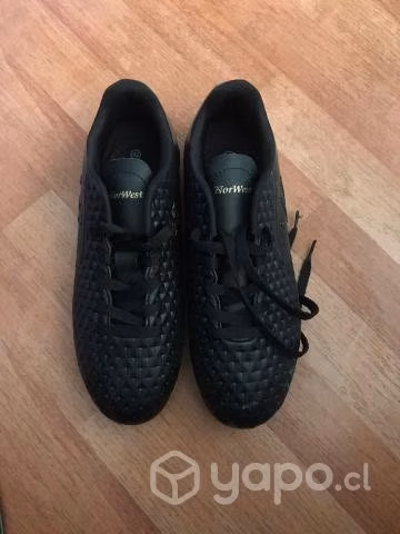Zapatos de futbol talla 41 nuevos