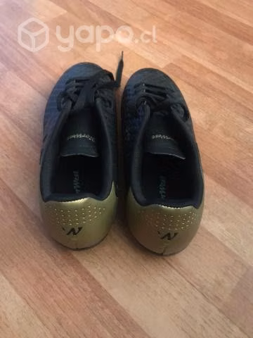 Zapatos de futbol talla 41 nuevos