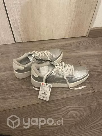 Zapatillas Plateadas Nuevas