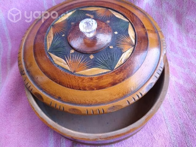 Antigua y hermosa caja de madera.vintage