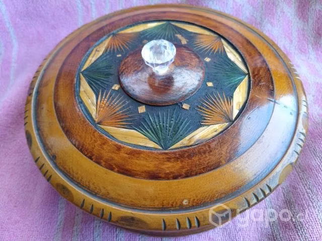 Antigua y hermosa caja de madera.vintage