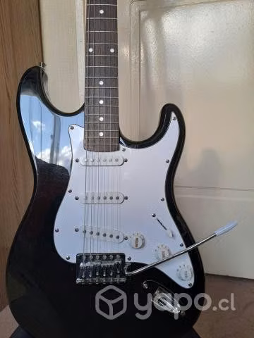Suzuki Stratocaster negra