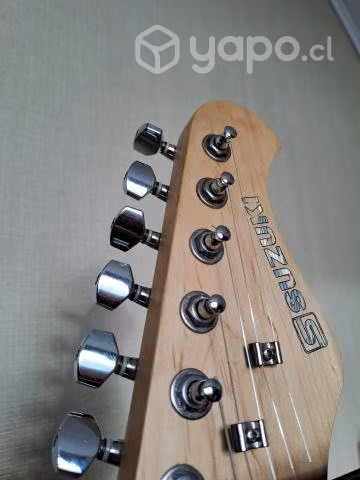 Suzuki Stratocaster negra