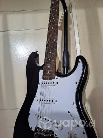 Suzuki Stratocaster negra