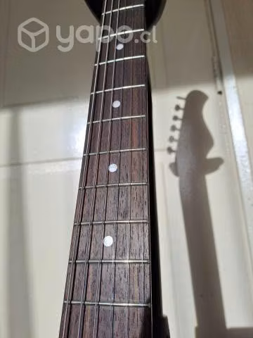 Suzuki Stratocaster negra