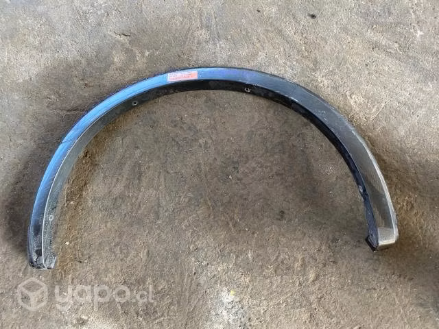 Moldura pasa rueda trasera izquierd Ford F150 2018