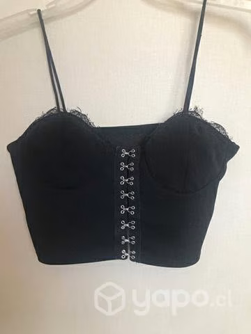 Polera crop negro