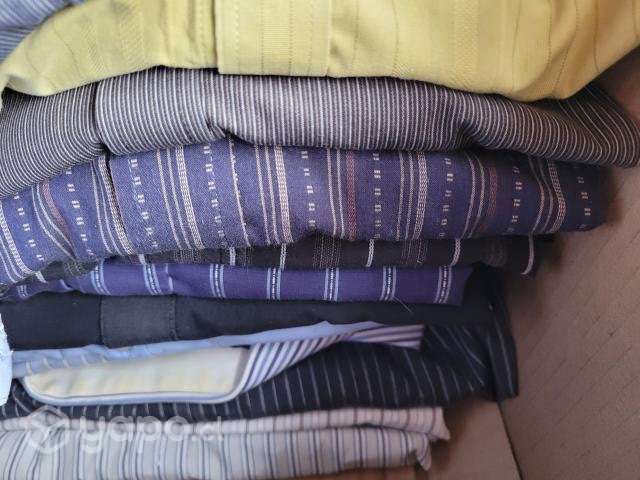 Lote de camisas y chaquetas - Imagen 2