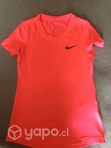 Polera Nike Dri- Fit Talla S Kids