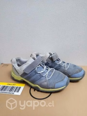 Sapatilla adidas