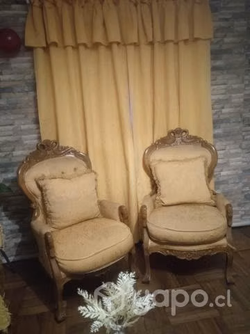 Comedor y sofá con dos sitiales