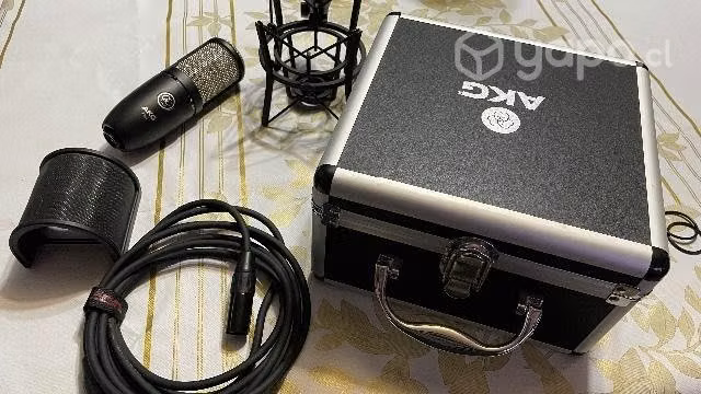 Microfono profesional AKG P220