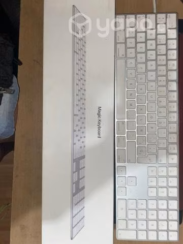Magic Keyboard inalámbrico via Bluetooth