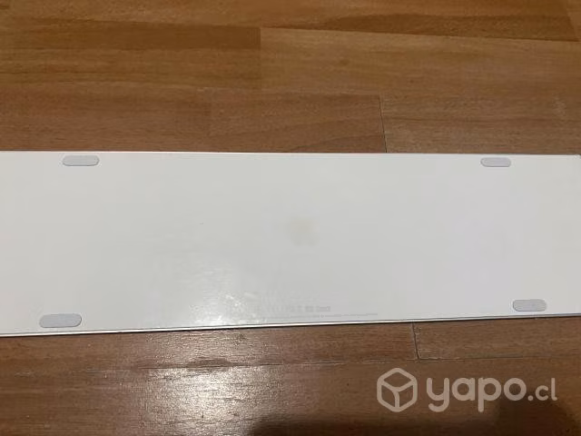 Magic Keyboard inalámbrico via Bluetooth