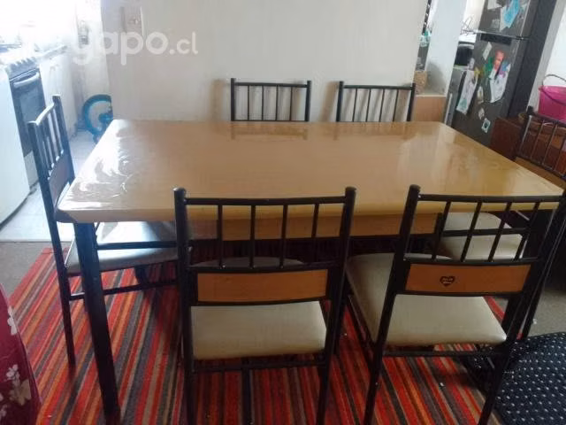 Mesa con 6 sillas