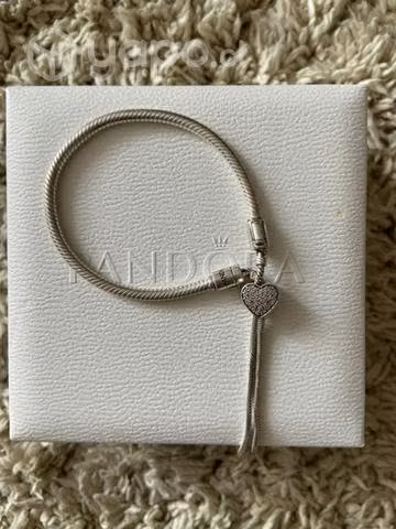 Brazalete PANDORA Moments corazón, Zirconia Pave