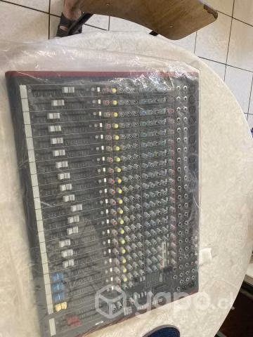 Mesa de sonido profesional