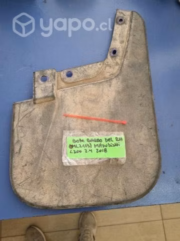 Bota Barro delantero derecho (ML2113) Mitsubishi L