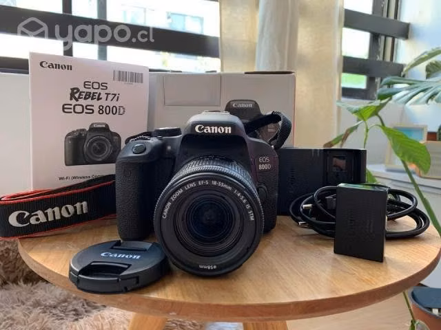 Canon T7i/800D - 18-55mm - COMO NUEVA