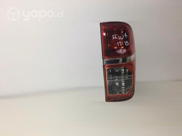 Foco trasero rh toyota hilux 2012 2015 mpgp13
